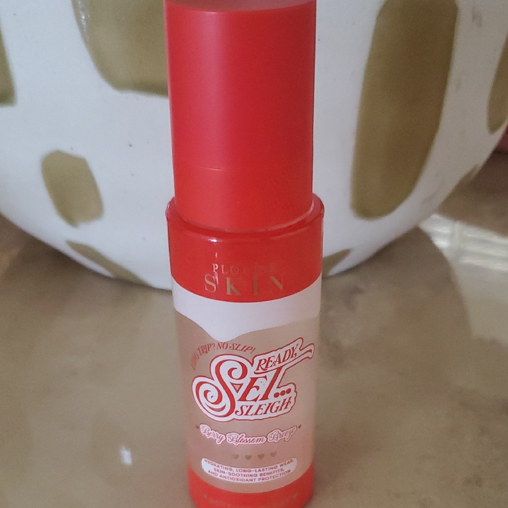 Plouise Skin Ready Set Sleigh Setting Spray - Berry Blossom Breeze